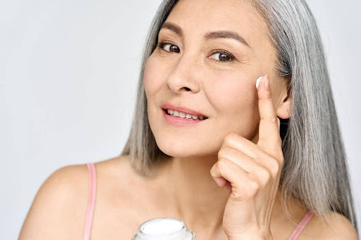 The Ultimate Skincare Duo: Why Retinol and Hyaluronic Acid Work Wonders Together